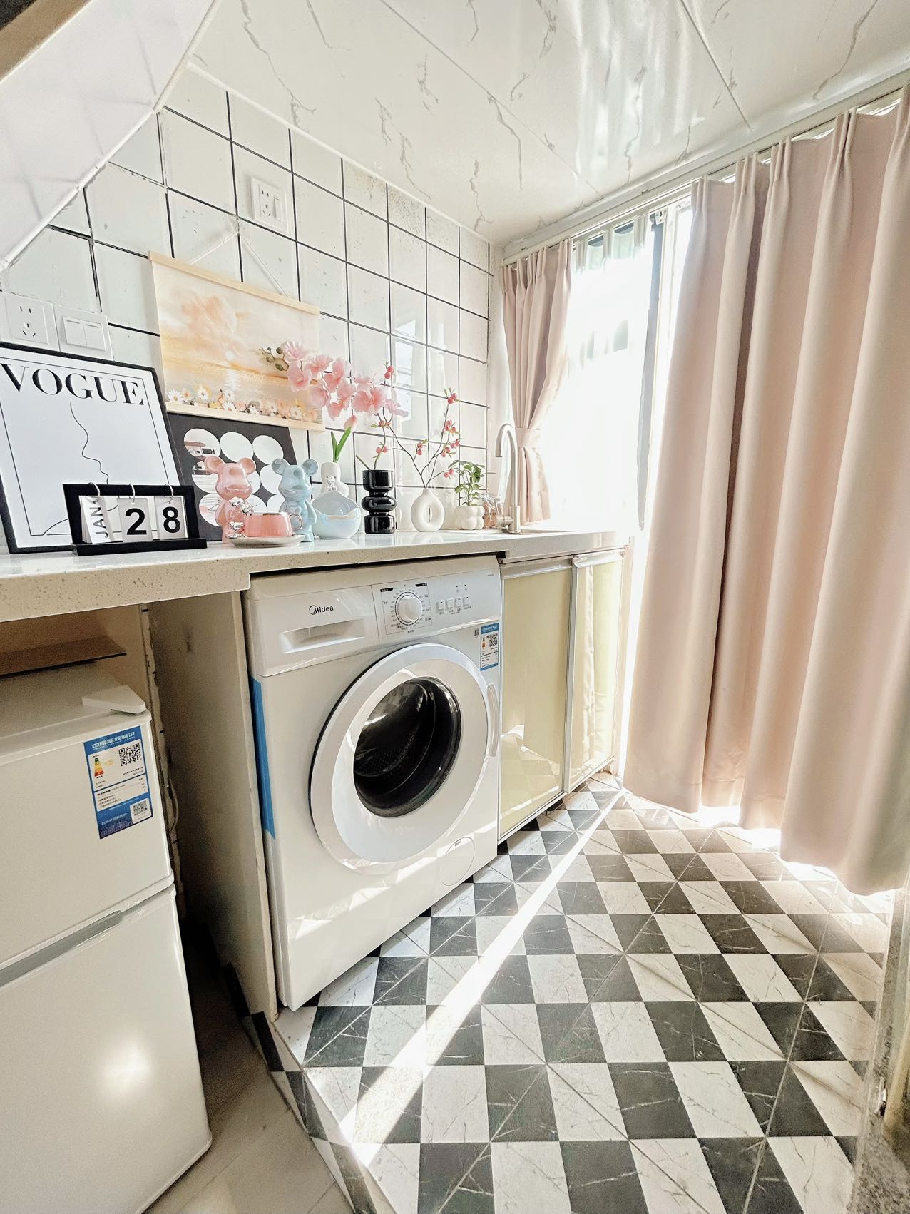 1745217805430525.jpg 8b9cd7c1b6f13a806a58259213ecc3b3.jpg