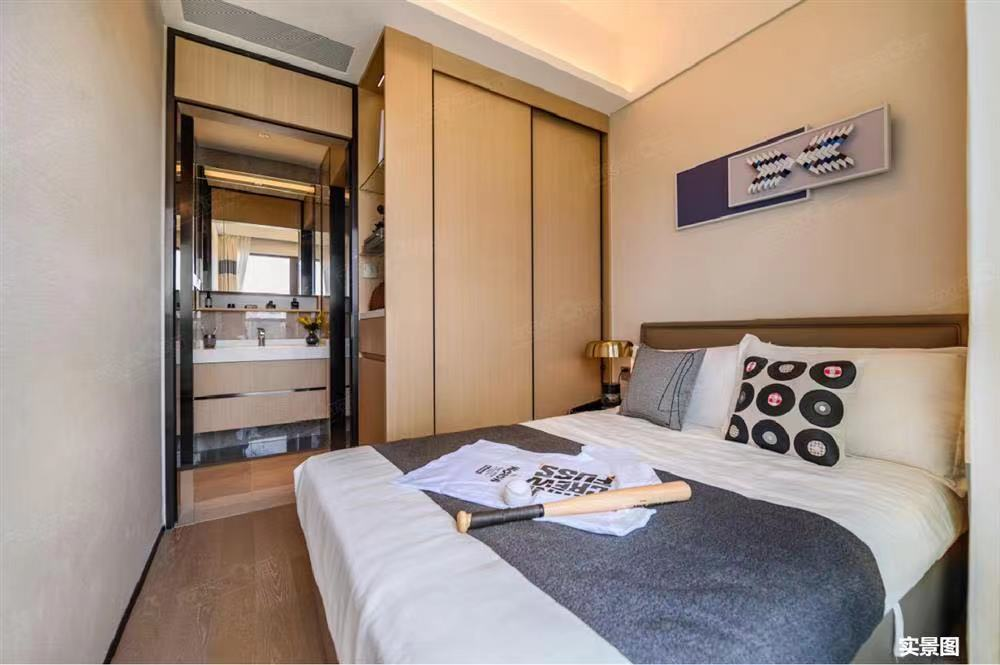 龍華鴻榮源天俊均價61500元/平