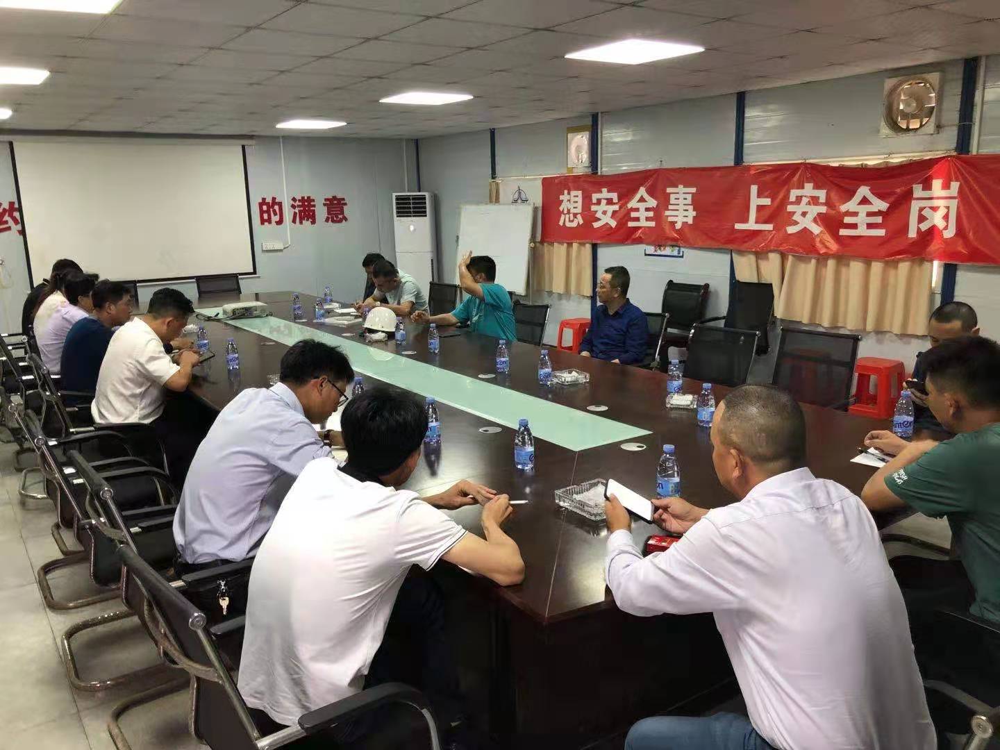 每月邀請(qǐng)專家查隱患等多種形式