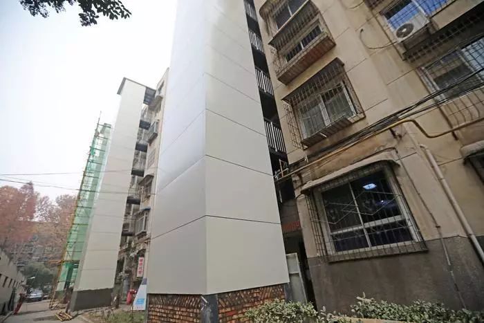 其余回遷房樓棟對應(yīng)一臺(tái)電梯