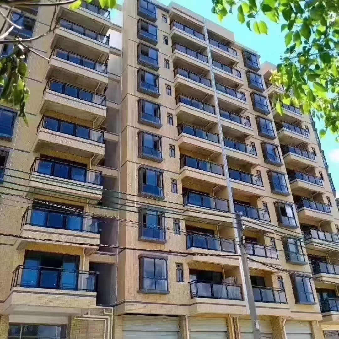 深圳龍華小產(chǎn)權(quán)房因?yàn)槲恢?></img></p>
<p><strong>購買小產(chǎn)權(quán)房存在著產(chǎn)權(quán)得不到保證</strong></p>
<p>1、龍崗區(qū)不少小產(chǎn)權(quán)房也起非常活躍上去，在商鋪門口、在農(nóng)貿(mào)市場(chǎng)、在各色車庫，許多有車源氏與普通民眾都能接獲“2900元/平米山景別墅”、“30萬圓你住房夢(mèng)”、“買車春節(jié)”等宣傳材料，上面的售價(jià)使不少街坊動(dòng)心，很多人也等不及返回認(rèn)籌。</p>
<p>2、本報(bào)記者日前走訪調(diào)查了幾個(gè)小產(chǎn)權(quán)樓盤，這些小產(chǎn)權(quán)樓盤的銷售人員稱，現(xiàn)在小產(chǎn)權(quán)房的產(chǎn)品銷售狀況不錯(cuò)，好的大戶型收盤數(shù)月就能銷售一空，而且就指出這些樓房“附加公辦碩士學(xué)位”、“能夠受理消費(fèi)貸款”等。</p>
<p>3、但是業(yè)內(nèi)業(yè)內(nèi)人士注意安全意欲買回小產(chǎn)權(quán)房的居民，訂購小產(chǎn)權(quán)房普遍存在著產(chǎn)權(quán)無力保障、沒辦法登記抵押貸款等諸多市場(chǎng)風(fēng)險(xiǎn)，再者亦是服務(wù)設(shè)施交通設(shè)施不健全，給正常都市生活和社會(huì)風(fēng)氣管理工作產(chǎn)生諸多諸多不便及心理壓力。</p>
<p>4、樓盤外貌與商品住宅差別不大。“龍崗資深10萬平米優(yōu)新村”、“享稀缺花園大社區(qū)”――一個(gè)設(shè)在北走廊旁邊的小產(chǎn)權(quán)房樓盤亮出了這樣的幌子。</p>
<p><strong>羊甫片區(qū)稍微好點(diǎn)的次新二手房</strong></p>
<p>1、羊甫主城區(qū)略微好點(diǎn)的次新商品房，譬如云大知城、第三城，房源房?jī)r(jià)上漲都在1w以上。</p>
<p>2、只要你不敢充分考慮小產(chǎn)權(quán)房、無照產(chǎn)權(quán)房、公買房住宅小區(qū)，那在居民樓的性上也呀十分少。</p>
<p>3、（這也引致甚少有購房人爸爸媽媽能積極主動(dòng)詳述早已蓬勃發(fā)展成熟的羊甫。</p>
<p>4、羊甫片區(qū)純新盤陽光城·文瀾東方。要說羊甫片區(qū)的在售樓盤，上一個(gè)在售樓盤似乎要溯源至云大知城、第三城那幾個(gè)了。</p>
<p>5、今天我們要說的陽光城·文瀾東方，雖然是羊甫核心區(qū)最近3年來不可多得新上的樓盤。</p>
<p>6、與陽光城在安寧太平的文瀾公館案名十分類似，除“蘭亭”兩個(gè)工程項(xiàng)目之外，陽光城在昆明尚有陽光城·滇池北角，及經(jīng)放區(qū)已銷售一空的保利·陽光城·翡麗公園。</p>
<p>7、陽光城也已近五子獲批昆明，沒有生面孔啦。陽光城·文瀾東方投資項(xiàng)目座落在昆明學(xué)院北側(cè)大學(xué)路旁。</p>
					<br/>
				<div style=