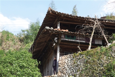 記者采訪(fǎng)白琳鎮(zhèn)政府和玉琳村委會(huì)時(shí)