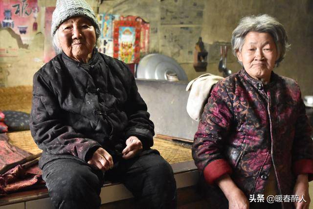 中間歷經(jīng)佳兆業(yè)濱湖和鳴不搖號開盤