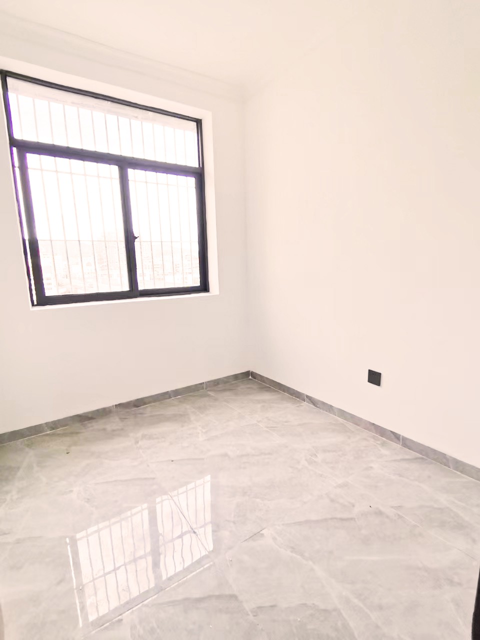 深圳布吉小產(chǎn)權(quán)房|東 城 花 園，首付15萬/套  地鐵口200米