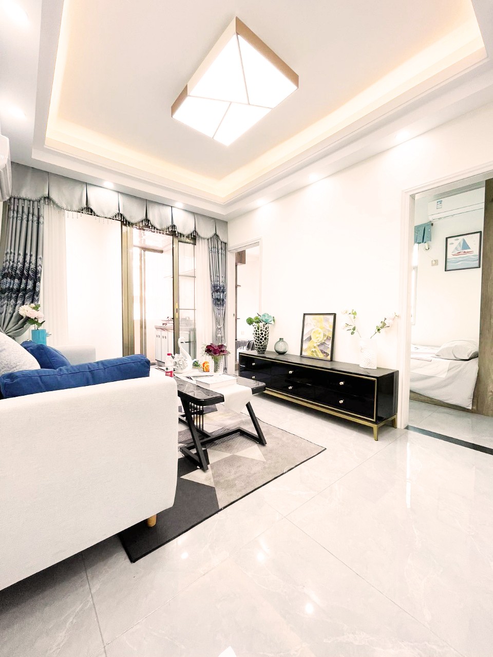 深圳石巖小產權房|云創大廈  68萬/套